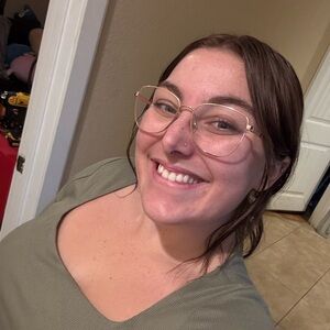 Meet your Posher, Hailey